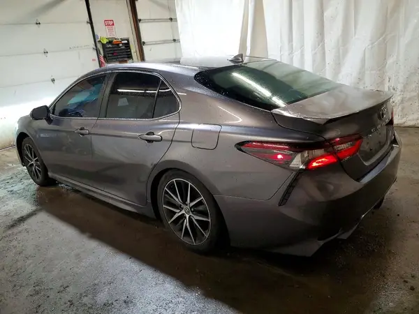4T1G11AKXNU067928 2022 TOYOTA CAMRY - Image 2