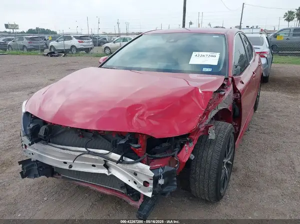 4T1G11AKXNU068190 2022 TOYOTA CAMRY - Image 2