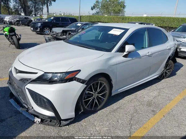 4T1G11AKXNU072899 2022 TOYOTA CAMRY - Image 2