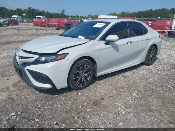 4T1G11AKXNU072966 2022 TOYOTA CAMRY - Image 2