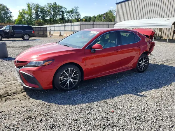 4T1G11AKXNU075821 2022 TOYOTA CAMRY - Image 1