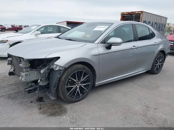 4T1G11AKXNU498561 2022 TOYOTA CAMRY - Image 2