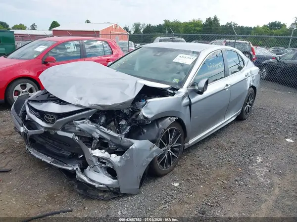4T1G11AKXNU617449 2022 TOYOTA CAMRY - Image 2