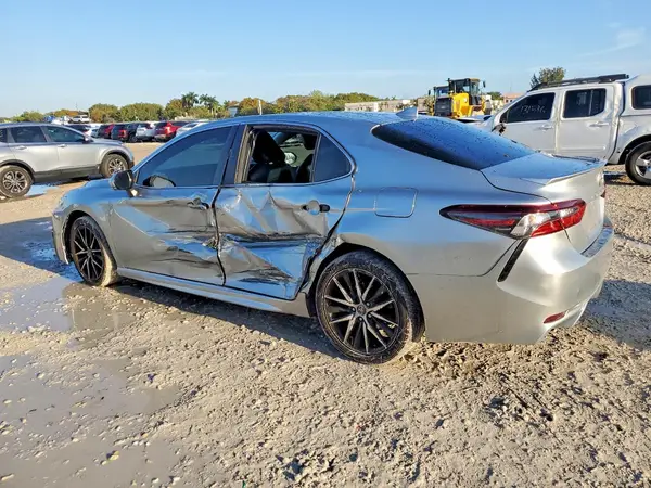 4T1G11AKXNU620657 2022 TOYOTA CAMRY - Image 2