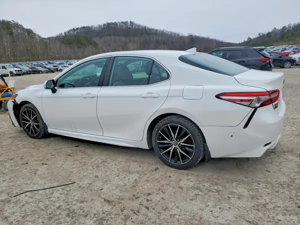 4T1G11AKXNU625759 2022 TOYOTA CAMRY - Image 2