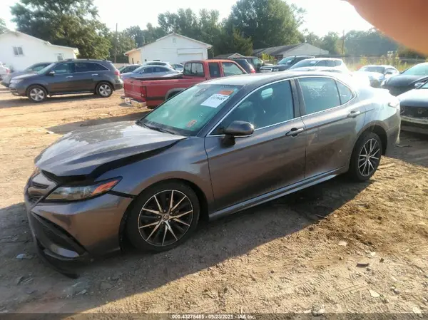 4T1G11AKXNU627012 2022 TOYOTA CAMRY - Image 2