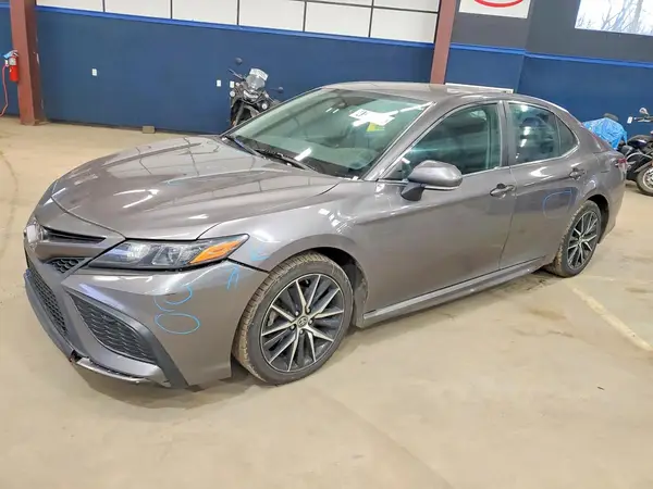 4T1G11AKXNU629570 2022 TOYOTA CAMRY - Image 1