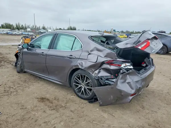 4T1G11AKXNU633425 2022 TOYOTA CAMRY - Image 2