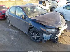 4T1G11AKXNU633733 2022 TOYOTA CAMRY
