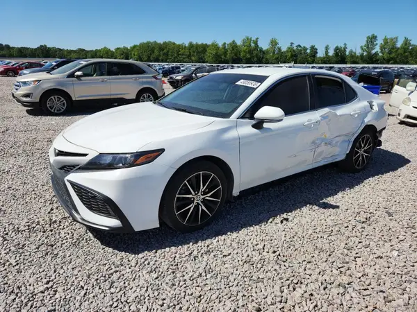 4T1G11AKXNU636521 2022 TOYOTA CAMRY - Image 1