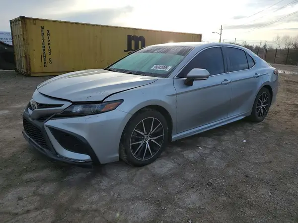 4T1G11AKXNU636826 2022 TOYOTA CAMRY - Image 1