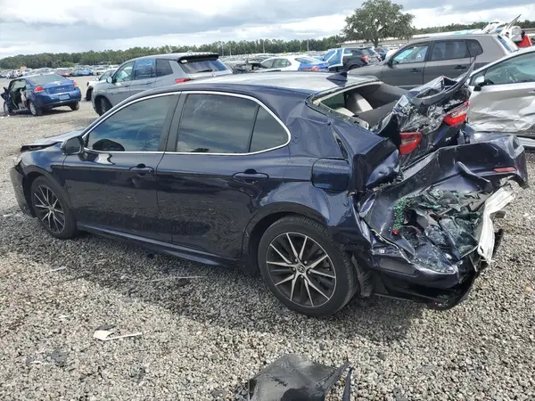 4T1G11AKXNU640021 2022 TOYOTA CAMRY - Image 2