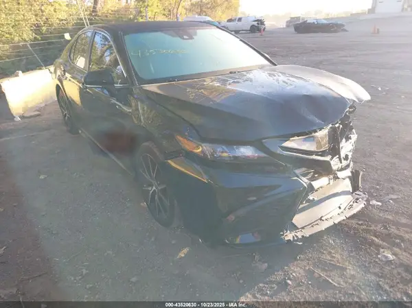 4T1G11AKXNU644067 2022 TOYOTA CAMRY - Image 1
