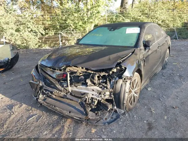 4T1G11AKXNU644067 2022 TOYOTA CAMRY - Image 2