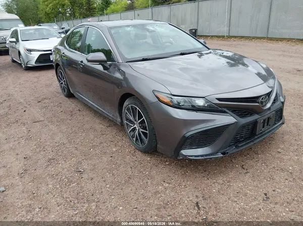 4T1G11AKXNU645638 2022 TOYOTA CAMRY - Image 1