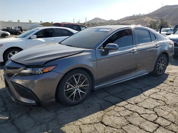4T1G11AKXNU646997 2022 TOYOTA CAMRY - Image 1