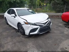 4T1G11AKXNU653724 2022 TOYOTA CAMRY