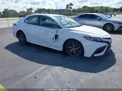 4T1G11AKXNU659281 2022 TOYOTA CAMRY