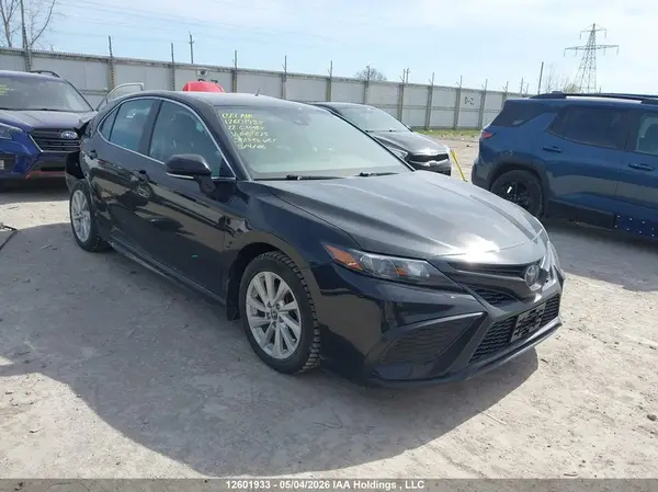 4T1G11AKXNU661273 2022 TOYOTA CAMRY - Image 1