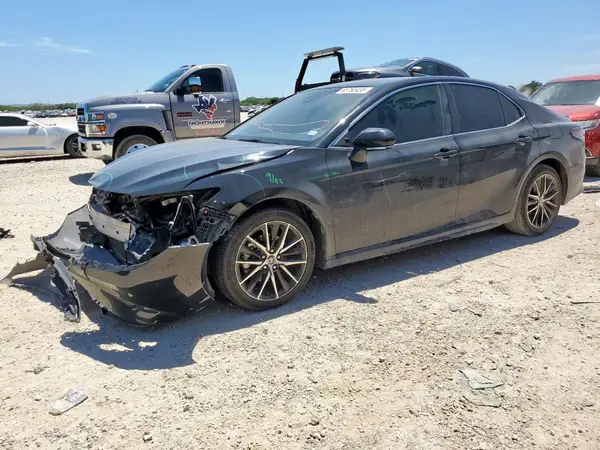 4T1G11AKXNU663976 2022 TOYOTA CAMRY