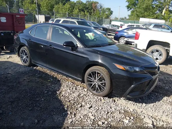 4T1G11AKXNU664884 2022 TOYOTA CAMRY - Image 1