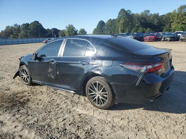 4T1G11AKXNU665212 2022 TOYOTA CAMRY - Image 2