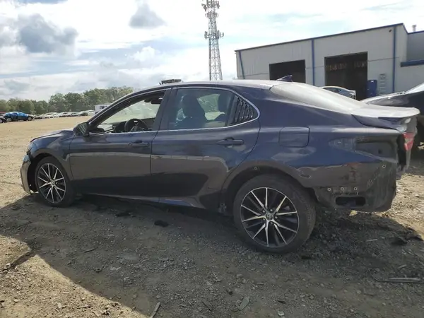 4T1G11AKXNU665520 2022 TOYOTA CAMRY - Image 2