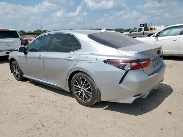 4T1G11AKXNU667946 2022 TOYOTA CAMRY - Image 2