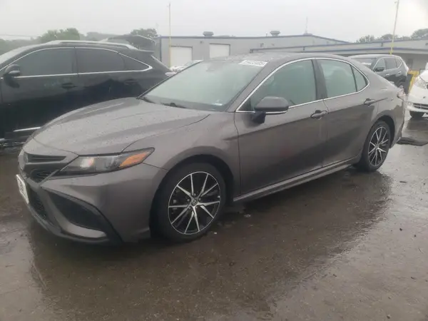 4T1G11AKXNU670295 2022 TOYOTA CAMRY - Image 1