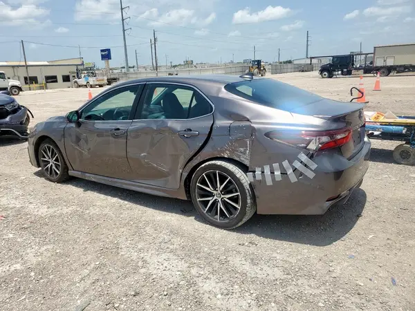4T1G11AKXNU674251 2022 TOYOTA CAMRY - Image 2