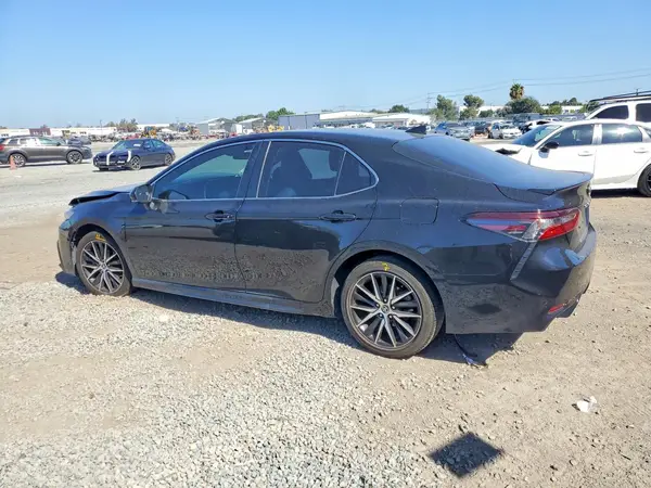4T1G11AKXNU676341 2022 TOYOTA CAMRY - Image 2
