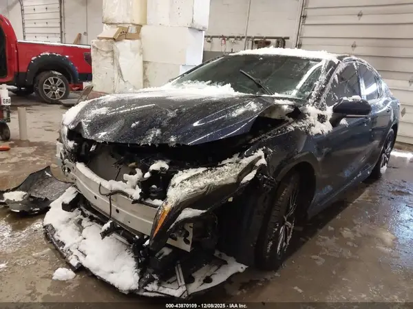 4T1G11AKXNU680468 2022 TOYOTA CAMRY - Image 2
