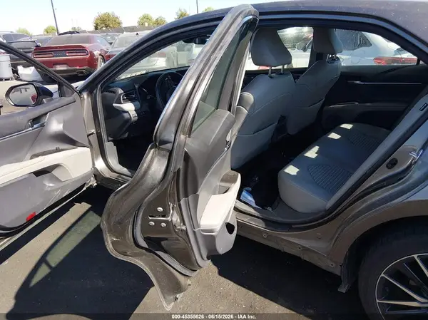 4T1G11AKXNU681376 2022 TOYOTA CAMRY - Image 8