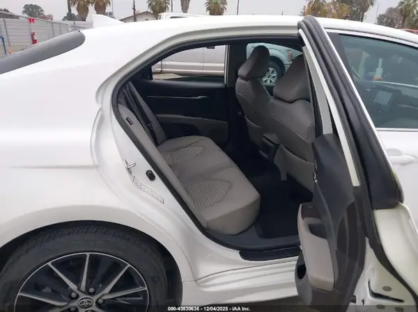 4T1G11AKXNU682768 2022 TOYOTA CAMRY - Image 8