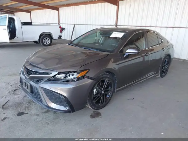 4T1G11AKXNU687341 2022 TOYOTA CAMRY - Image 2