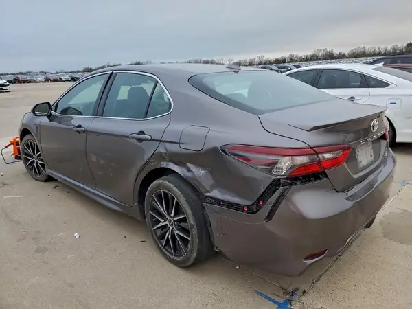 4T1G11AKXNU693141 2022 TOYOTA CAMRY - Image 2