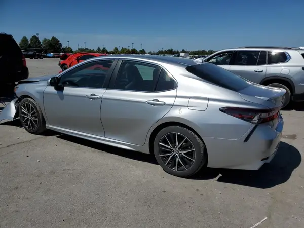 4T1G11AKXNU694600 2022 TOYOTA CAMRY - Image 2