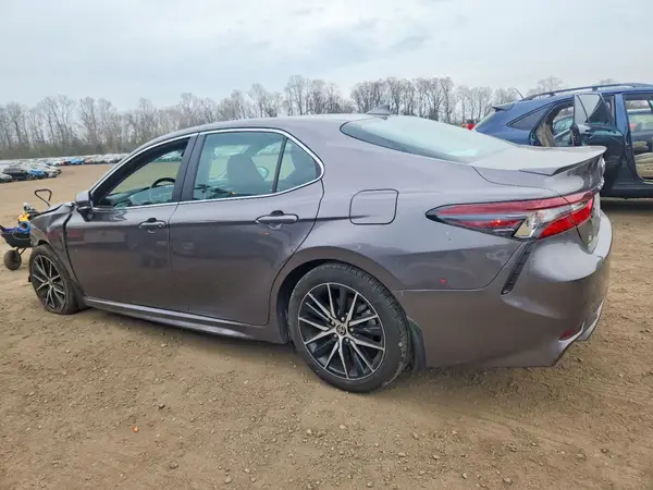 4T1G11AKXNU698789 2022 TOYOTA CAMRY - Image 2