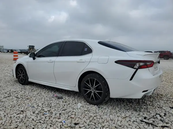 4T1G11AKXNU702906 2022 TOYOTA CAMRY - Image 2