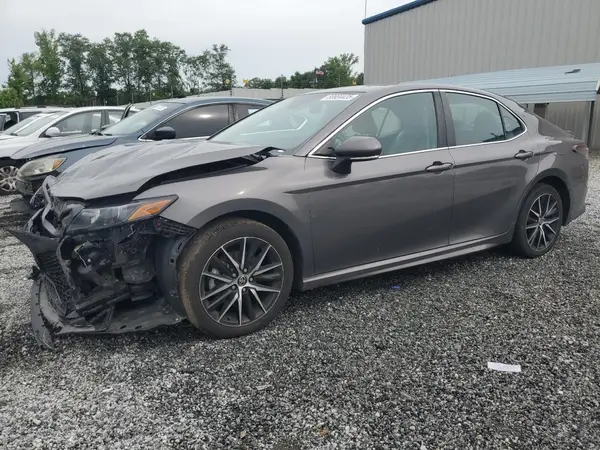 4T1G11AKXNU702971 2022 TOYOTA CAMRY - Image 1