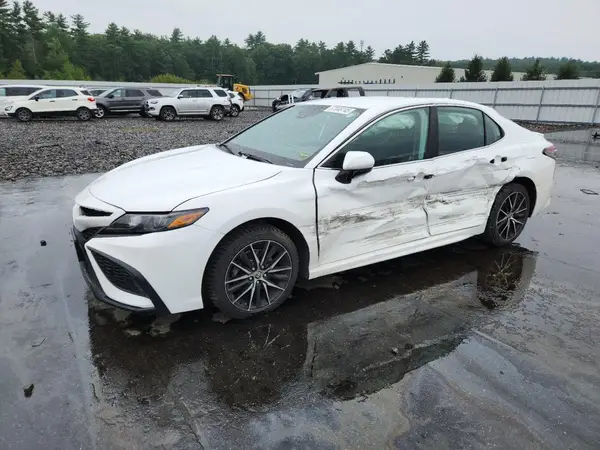 4T1G11AKXNU704087 2022 TOYOTA CAMRY - Image 1