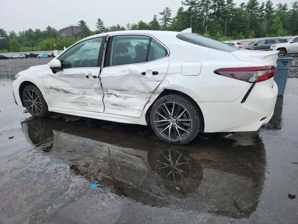 4T1G11AKXNU704087 2022 TOYOTA CAMRY - Image 2