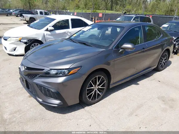 4T1G11AKXNU704624 2022 TOYOTA CAMRY - Image 2