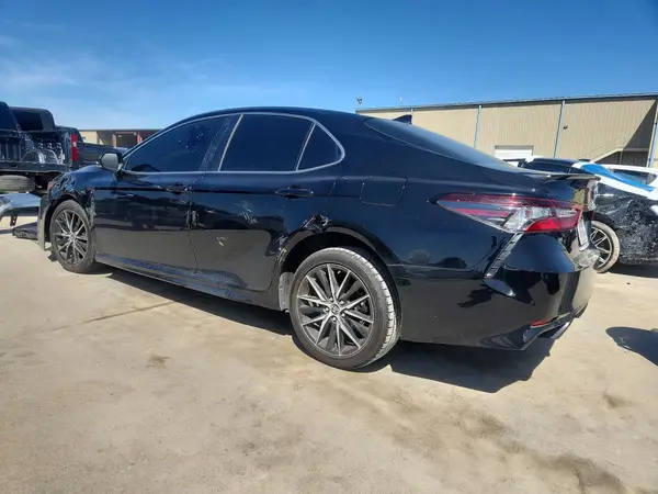 4T1G11AKXNU705112 2022 TOYOTA CAMRY - Image 2