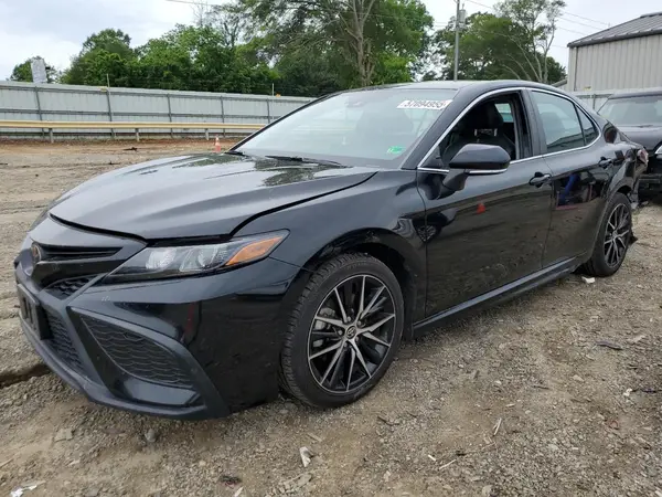 4T1G11AKXNU711363 2022 TOYOTA CAMRY - Image 1