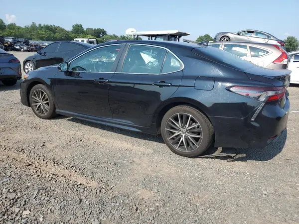 4T1G11AKXNU712321 2022 TOYOTA CAMRY - Image 2