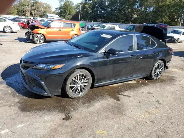 4T1G11AKXNU713212 2022 TOYOTA CAMRY - Image 1