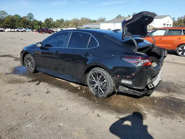 4T1G11AKXNU713212 2022 TOYOTA CAMRY - Image 2