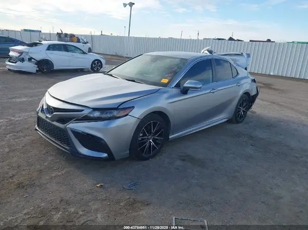 4T1G11AKXNU714005 2022 TOYOTA CAMRY - Image 2