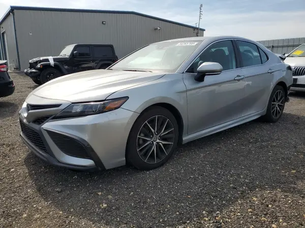 4T1G11AKXNU714537 2022 TOYOTA CAMRY - Image 1